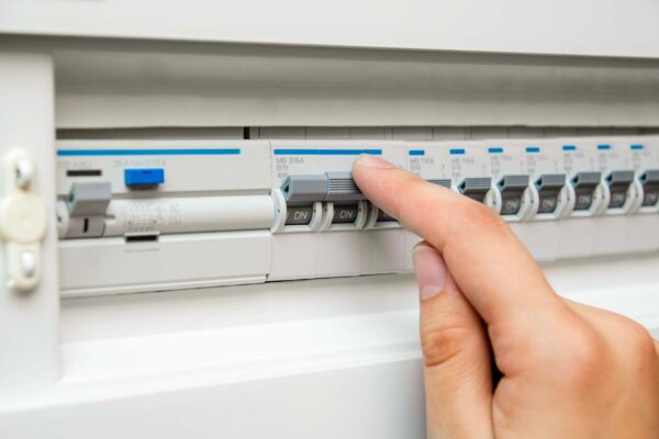 Elektriker für Elektroverteilungen - Elektromacher - Jan Schuhmacher